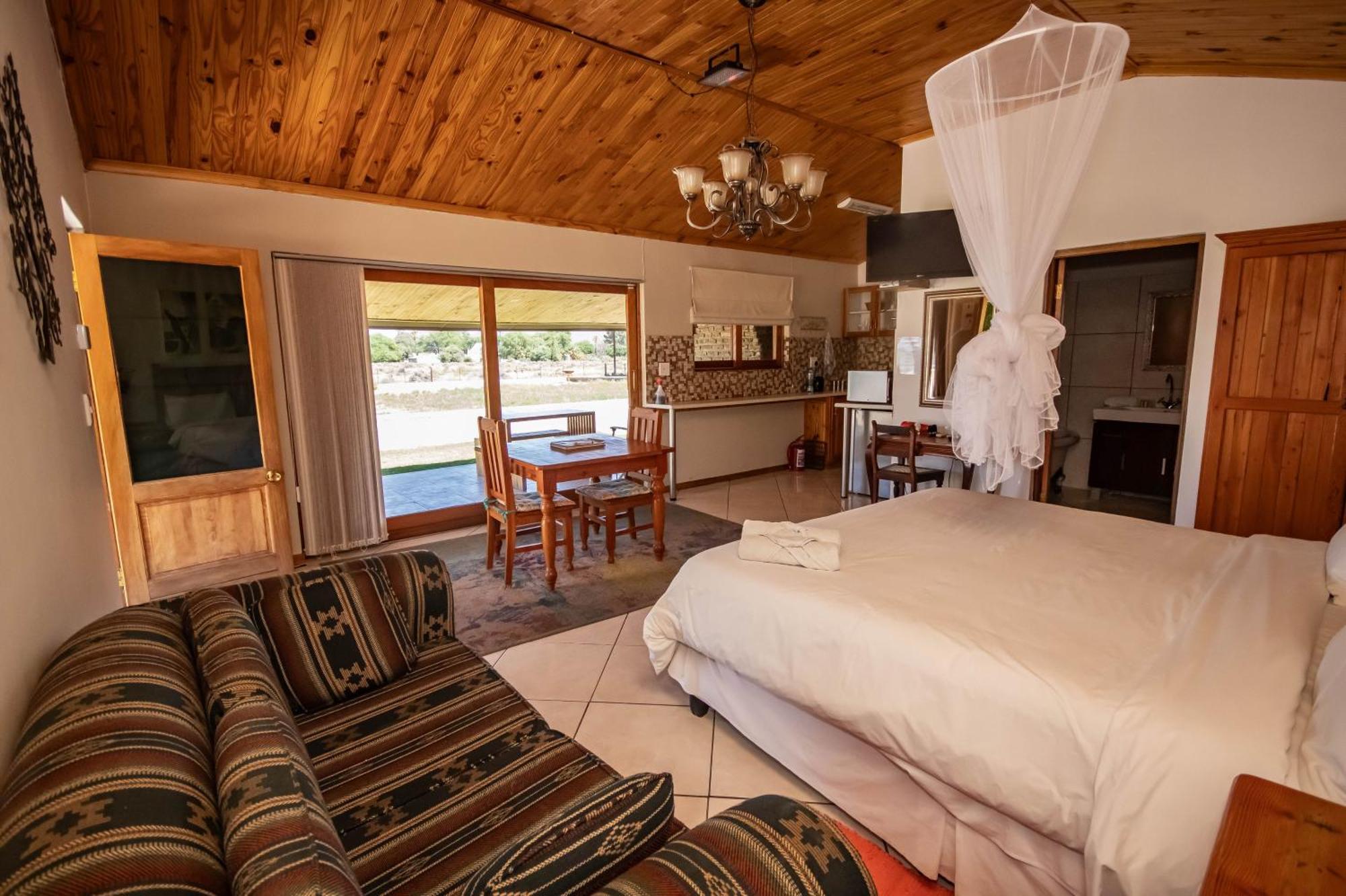 Tarantula Guest House Calvinia Экстерьер фото