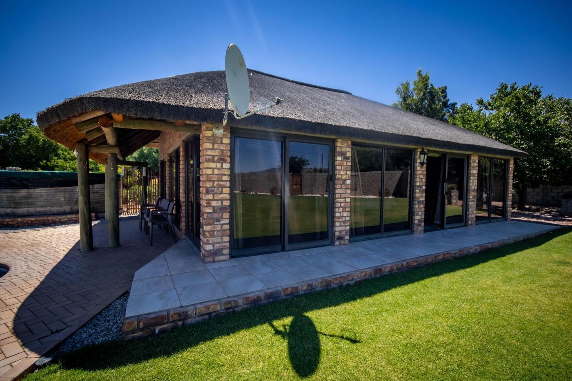 Tarantula Guest House Calvinia Экстерьер фото