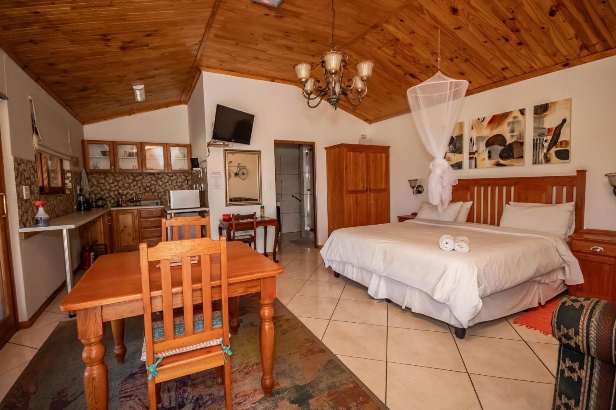Tarantula Guest House Calvinia Экстерьер фото