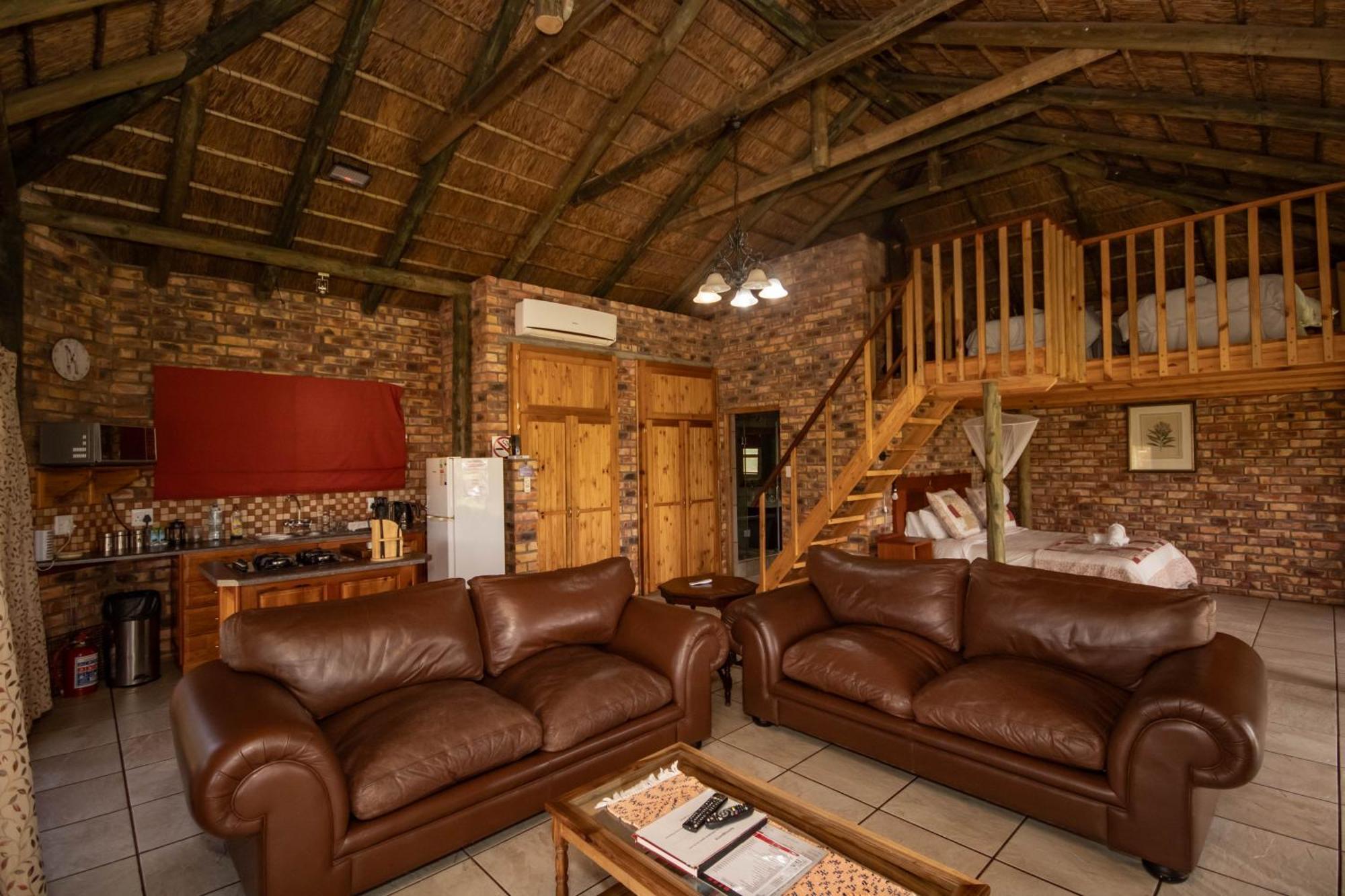 Tarantula Guest House Calvinia Экстерьер фото
