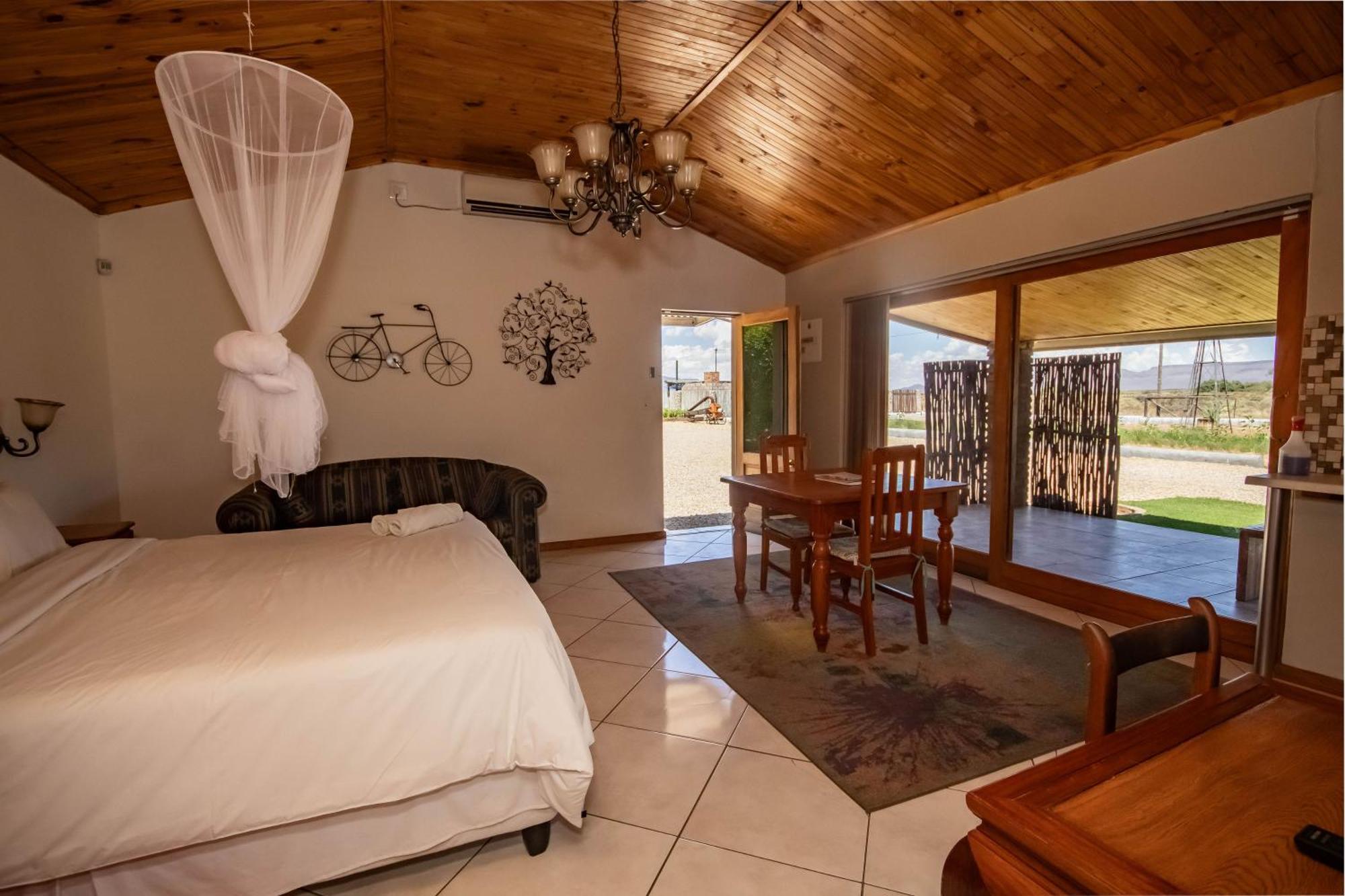 Tarantula Guest House Calvinia Экстерьер фото