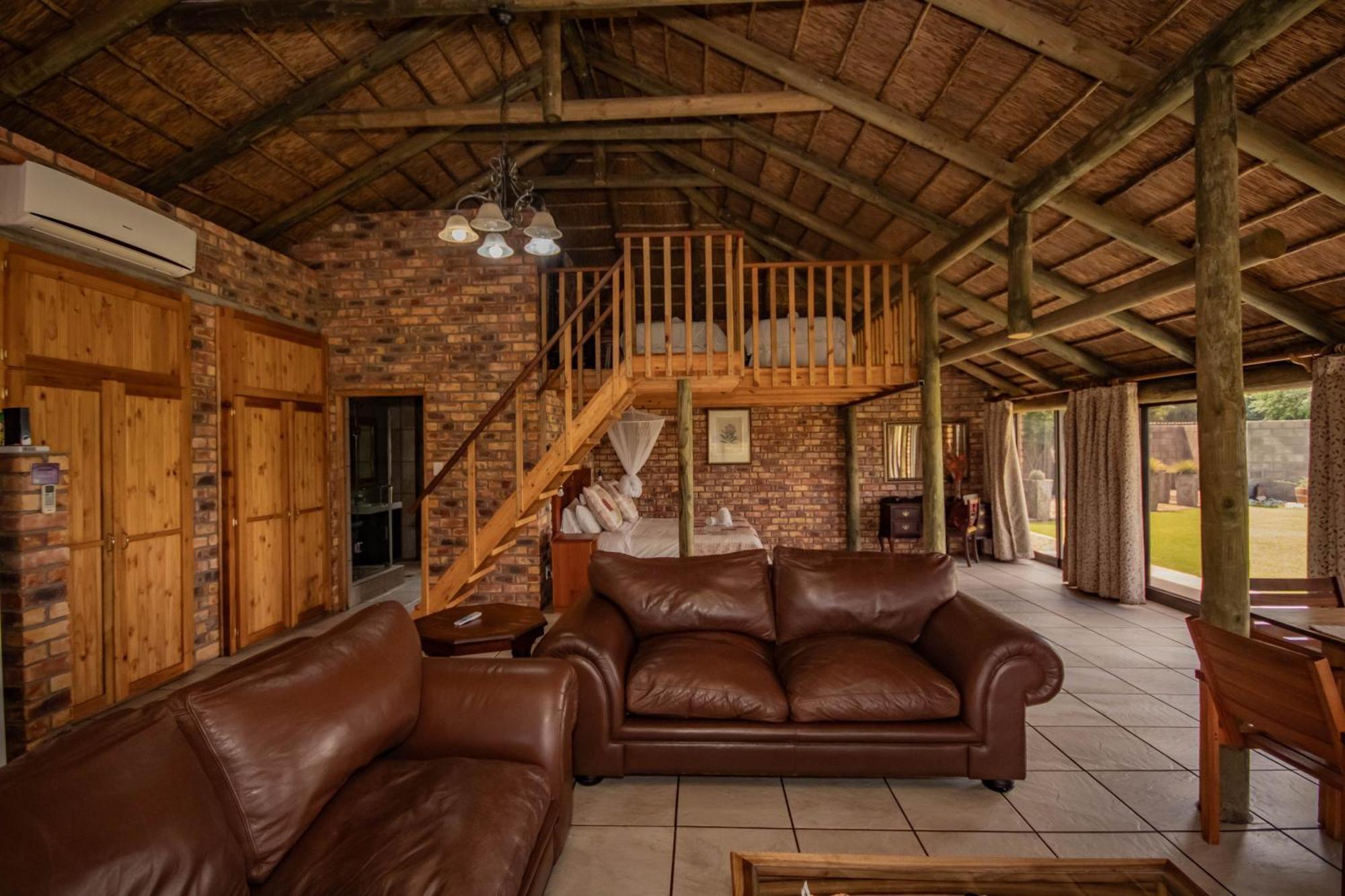 Tarantula Guest House Calvinia Экстерьер фото