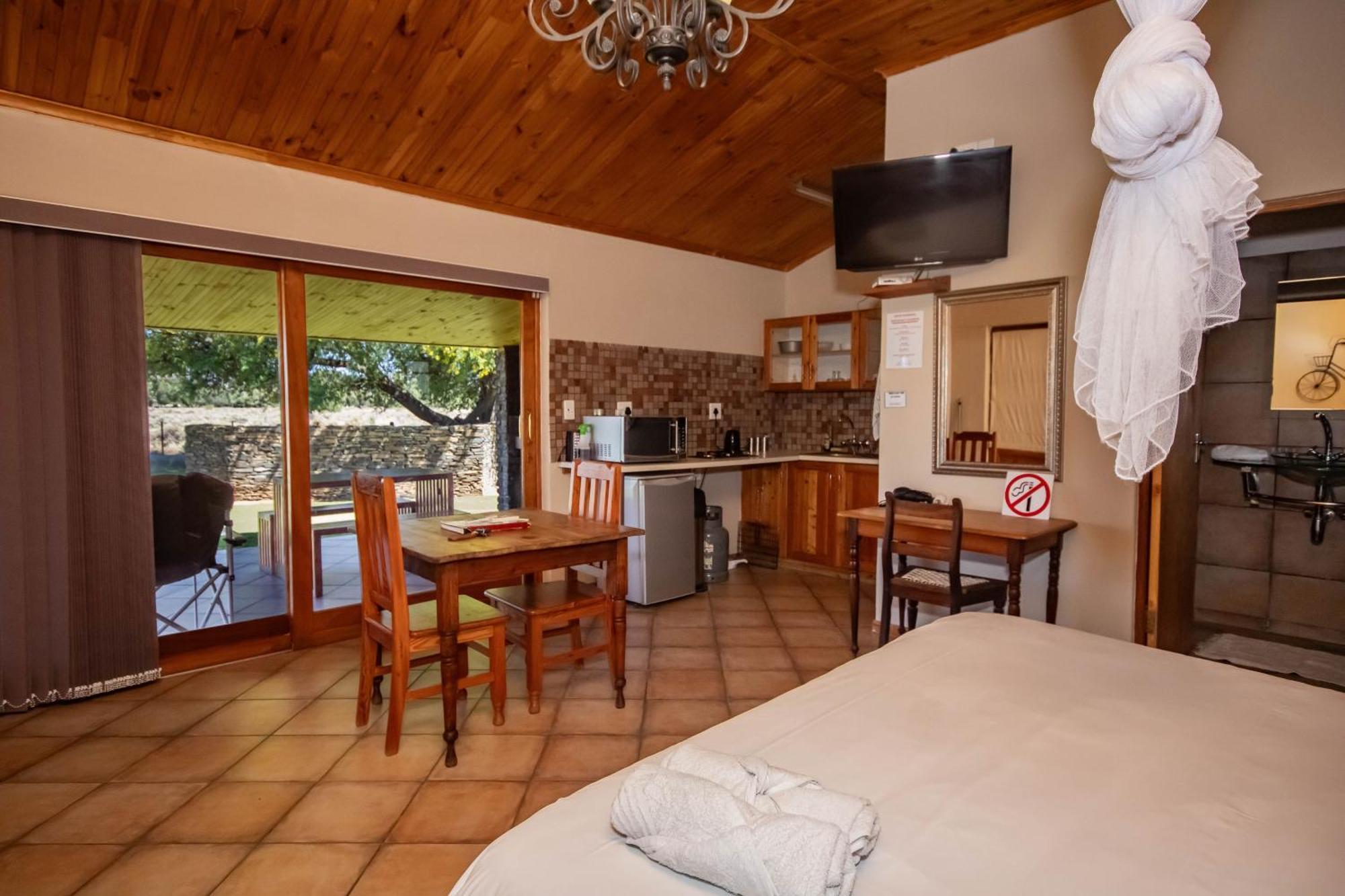 Tarantula Guest House Calvinia Экстерьер фото