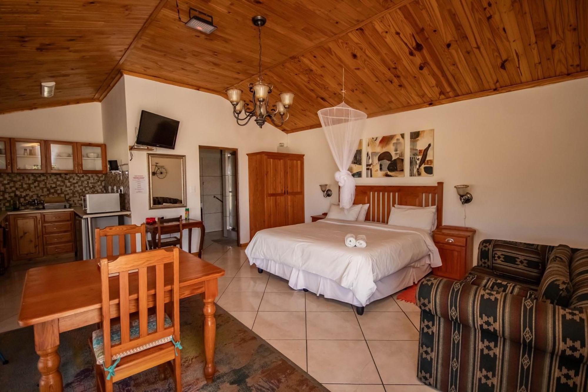 Tarantula Guest House Calvinia Экстерьер фото