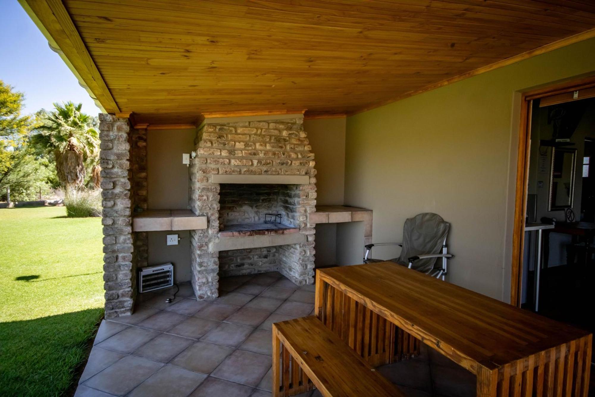 Tarantula Guest House Calvinia Экстерьер фото