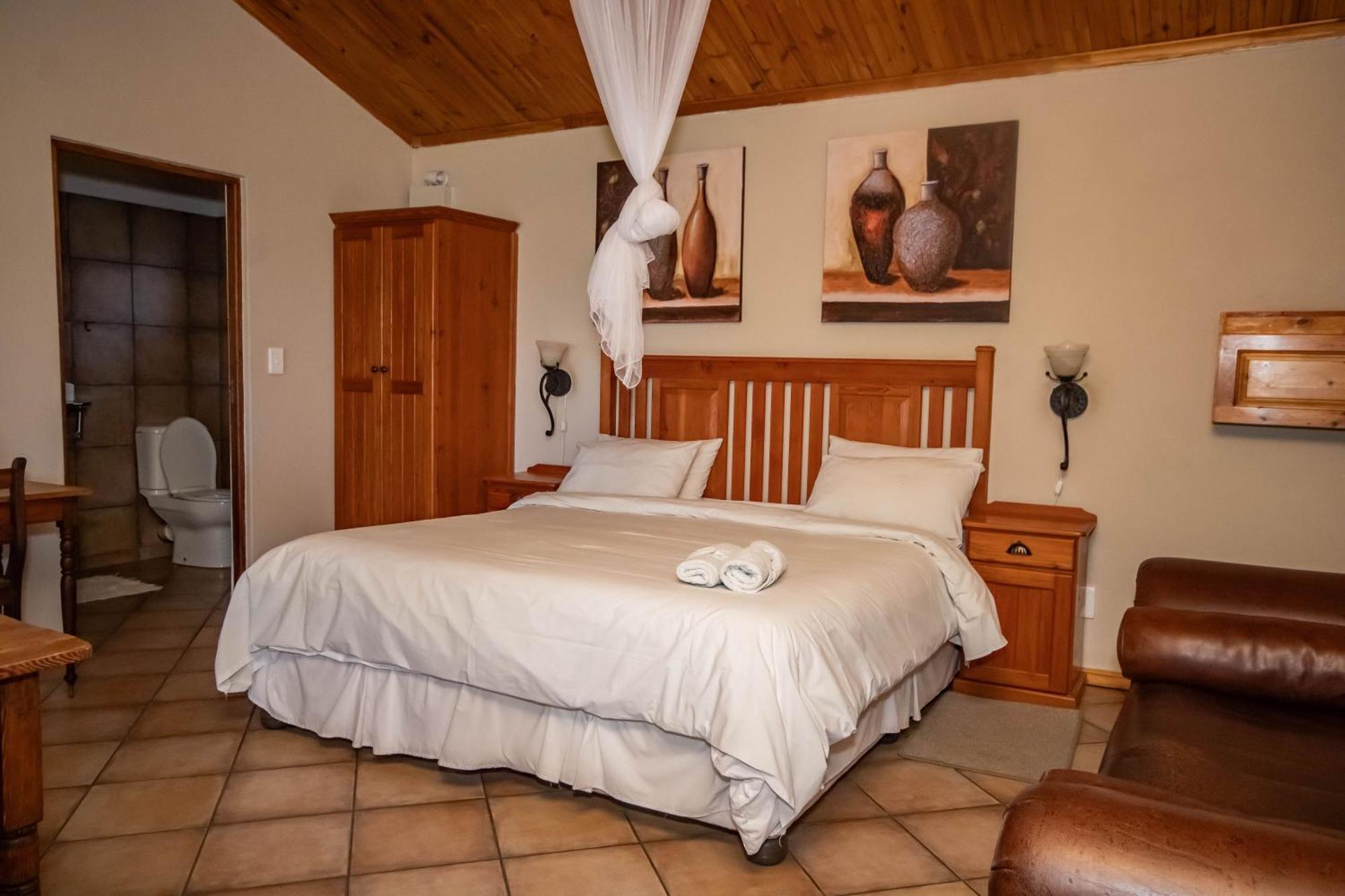 Tarantula Guest House Calvinia Экстерьер фото